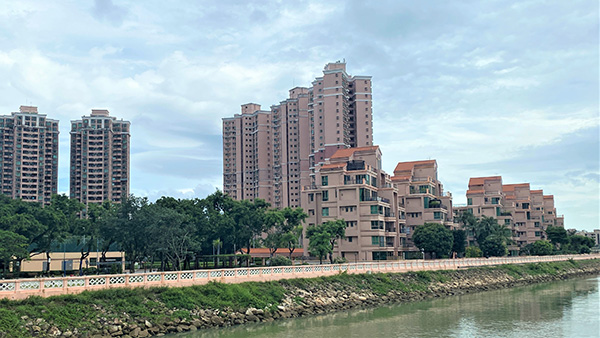 Residential Development and Commercial Mall at Gold Coast, So Kwun Wat, Tuen Mun, H.K.